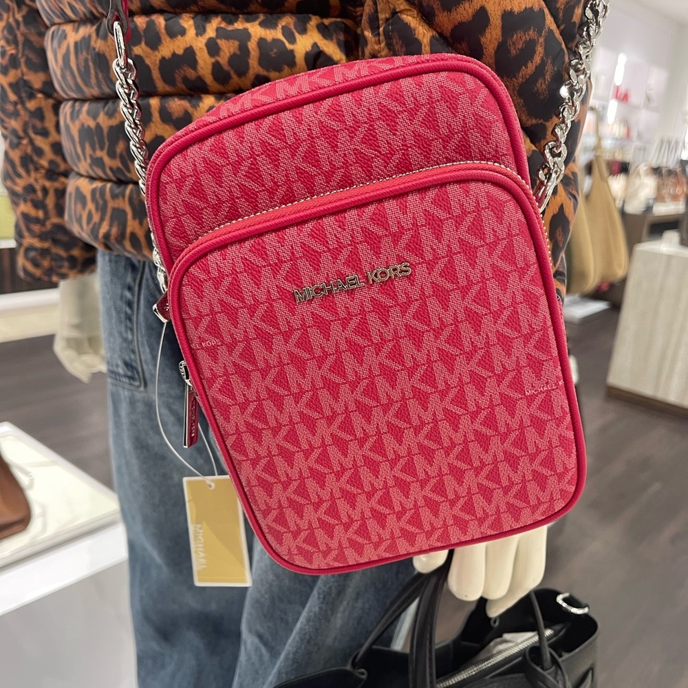 MICHAEL KORS Jet Set Travel Md Signature Logo Crossbody Flight
DK RASPBERRY
NWT - Picture 6 of 16
